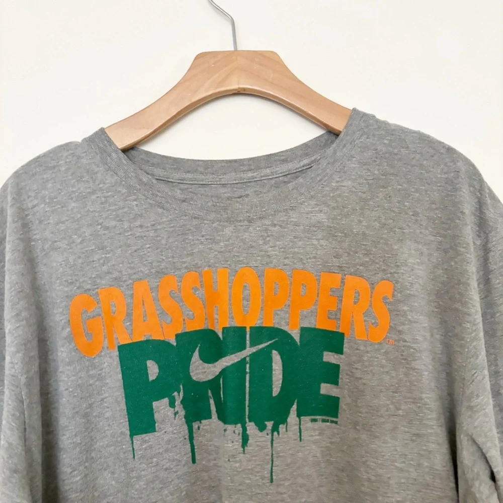 Nike Grasshoppers Pride Tee Mens Size 2XL Gray‎ Short Sleeve Standard Fit